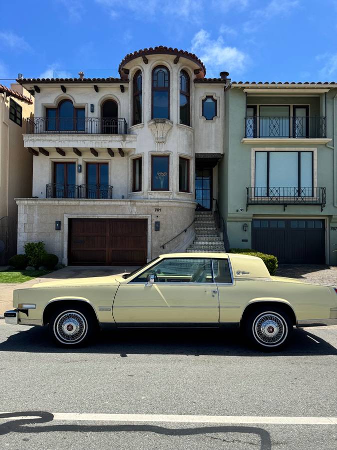 Cadillac-Eldorado-1982-yellow-48280-15