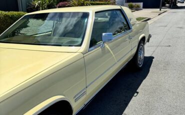 Cadillac-Eldorado-1982-yellow-48280-2