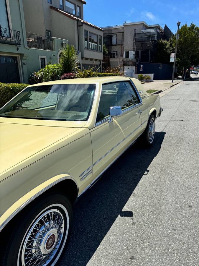 Cadillac-Eldorado-1982-yellow-48280-2