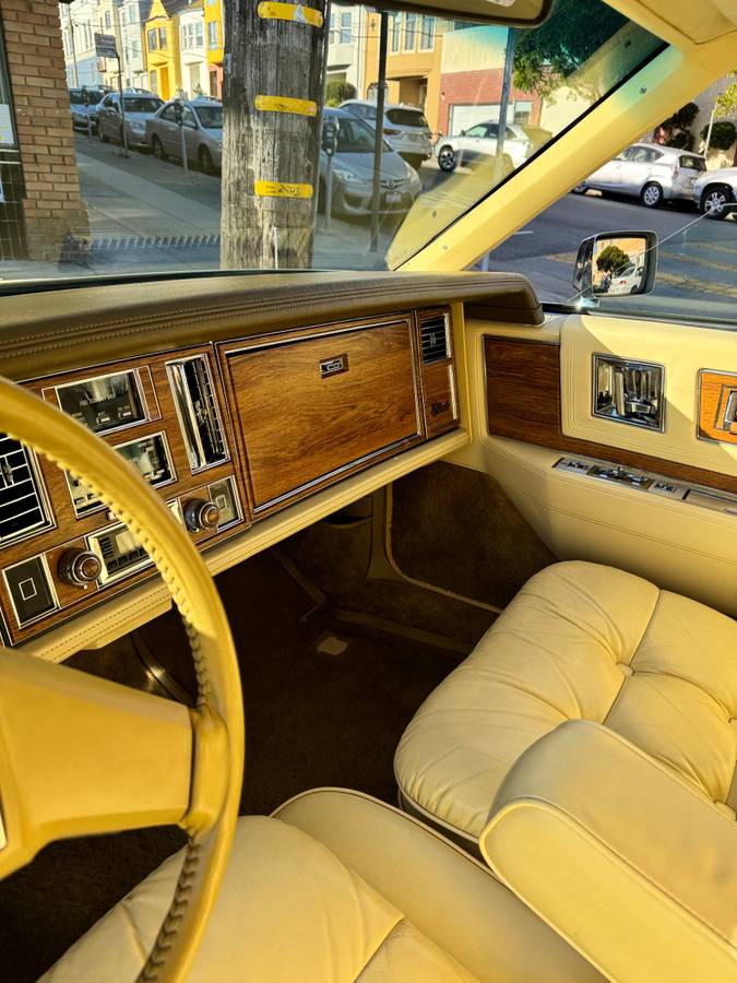 Cadillac-Eldorado-1982-yellow-48280-20