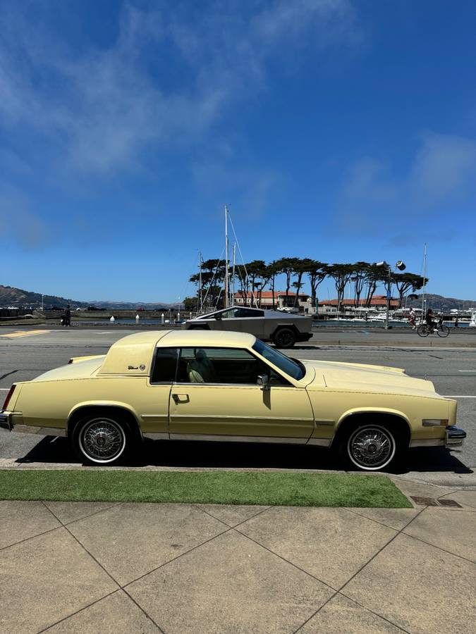 Cadillac-Eldorado-1982-yellow-48280-6