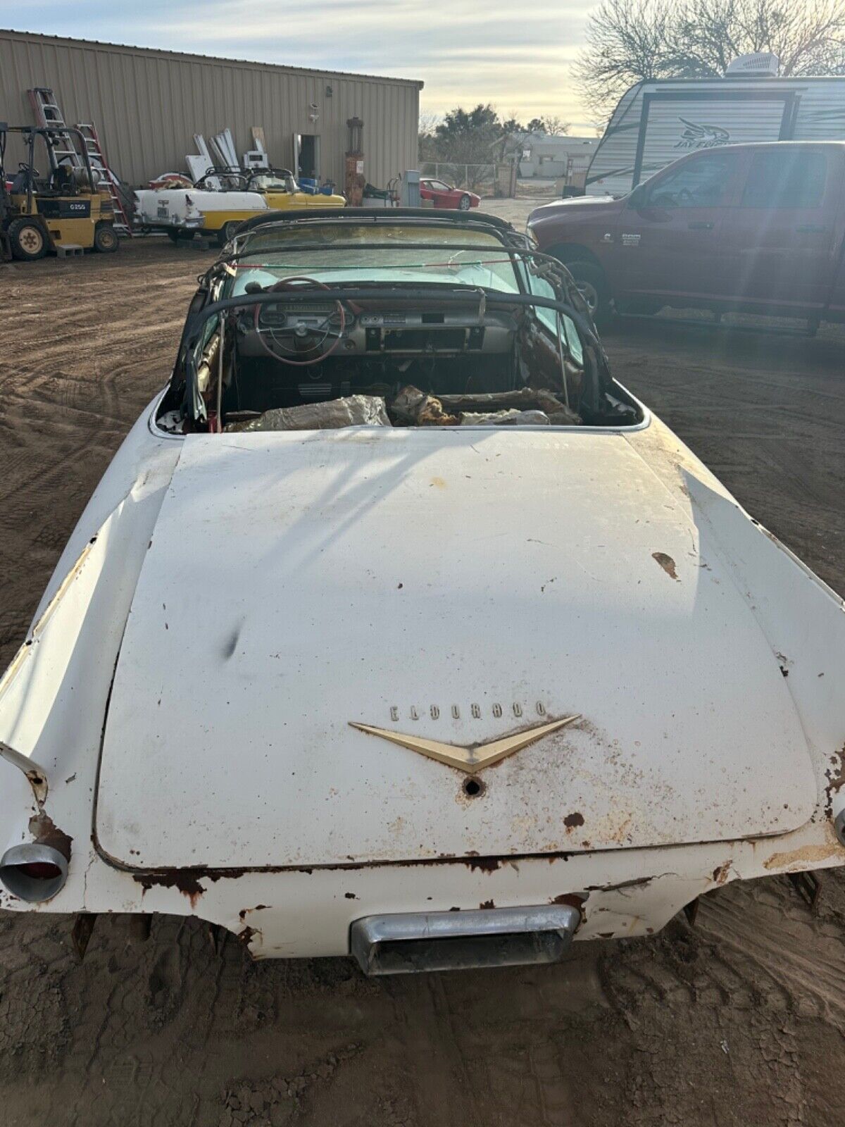 Cadillac-Eldorado-Cabriolet-1957-White-Red-160934-1