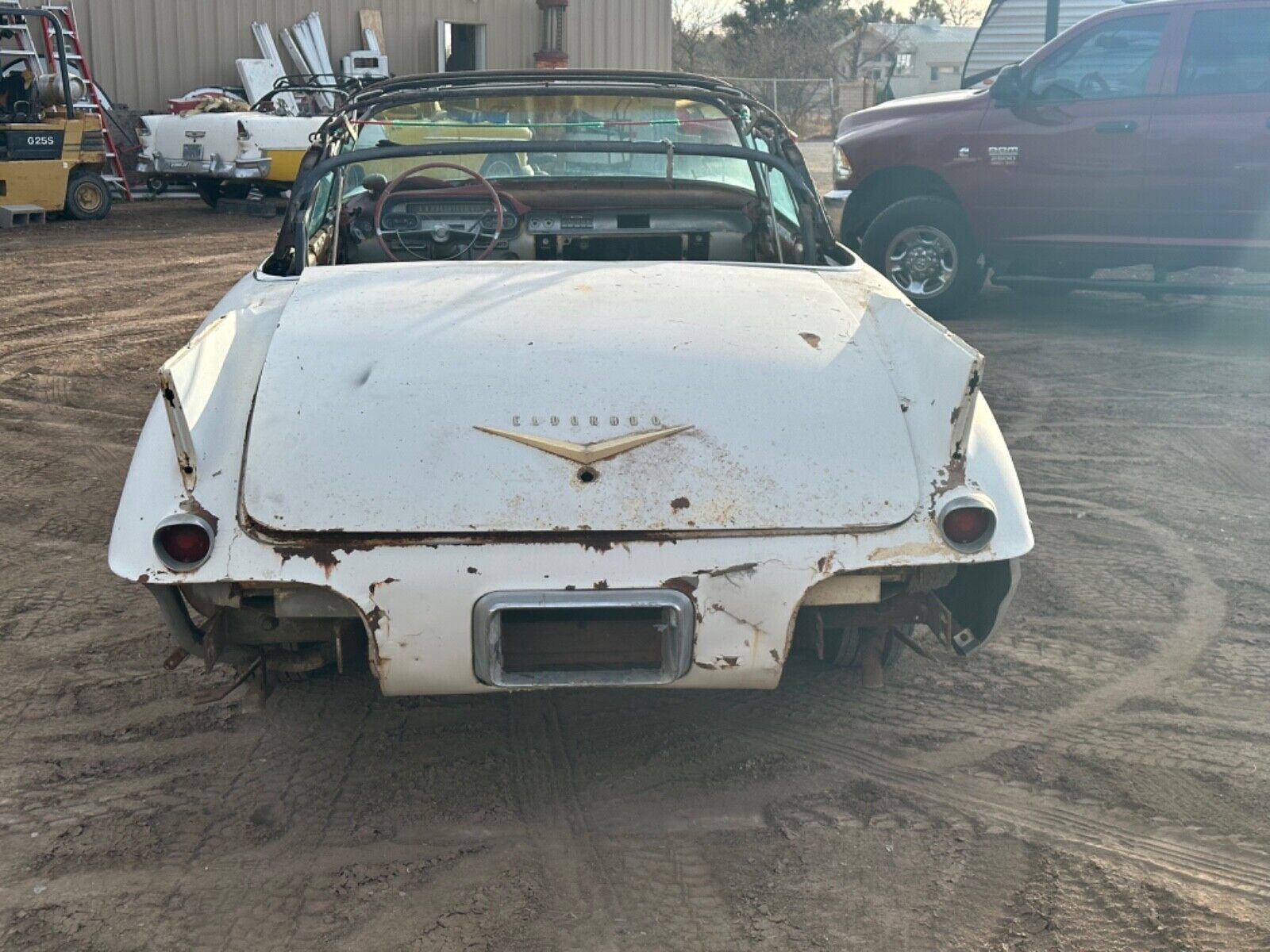 Cadillac-Eldorado-Cabriolet-1957-White-Red-160934-5