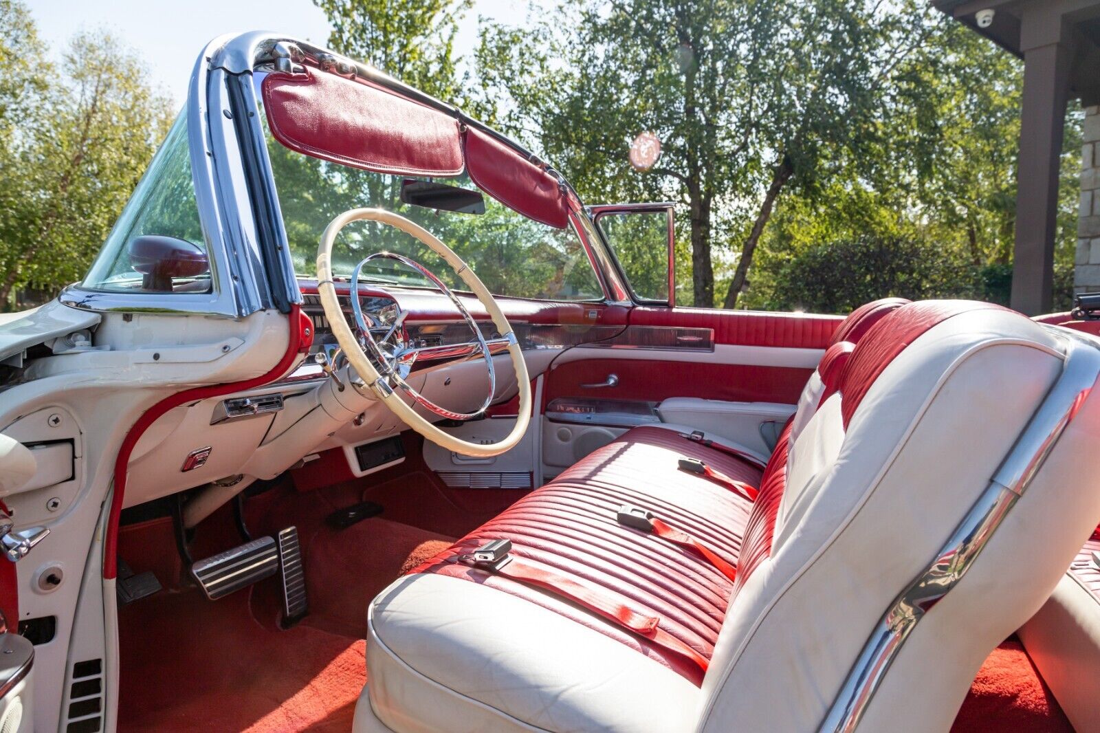 Cadillac-Eldorado-Cabriolet-1958-White-Red-85295-19