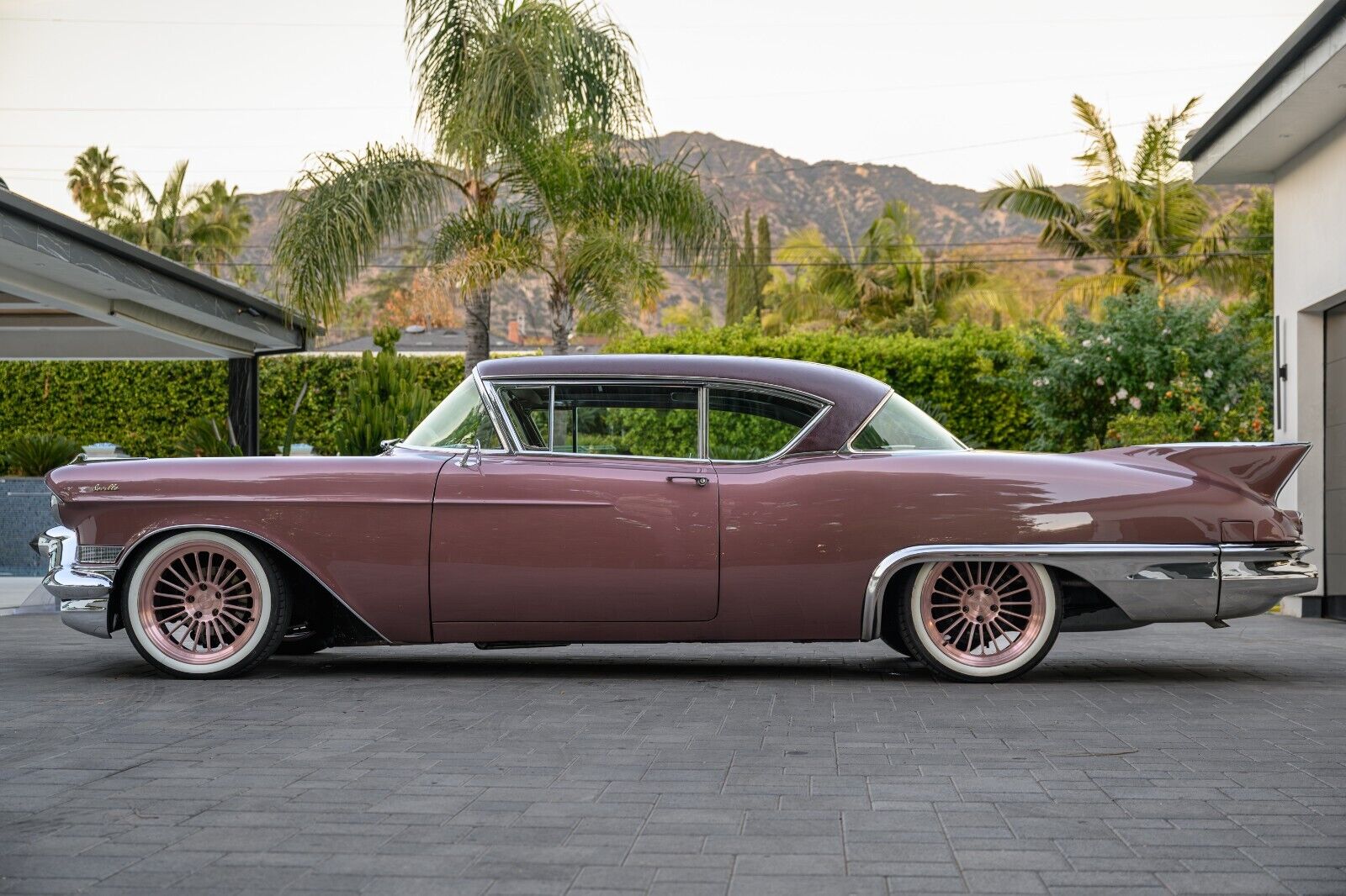 Cadillac-Eldorado-Coupe-1957-dusty-rose-chcolate-40876-11