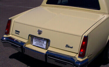 Cadillac-Eldorado-Coupe-1982-Gold-Brown-88923-23