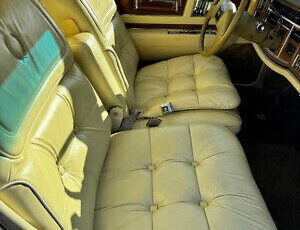 Cadillac-Eldorado-Coupe-1982-Yellow-Tan-48280-2