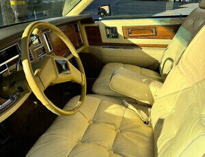 Cadillac-Eldorado-Coupe-1982-Yellow-Tan-48280-8