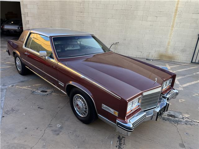 Cadillac-Eldorado-Coupe-1982-maroon-w-stainless-roof-Red-135185-1