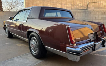 Cadillac-Eldorado-Coupe-1982-maroon-w-stainless-roof-Red-135185-4