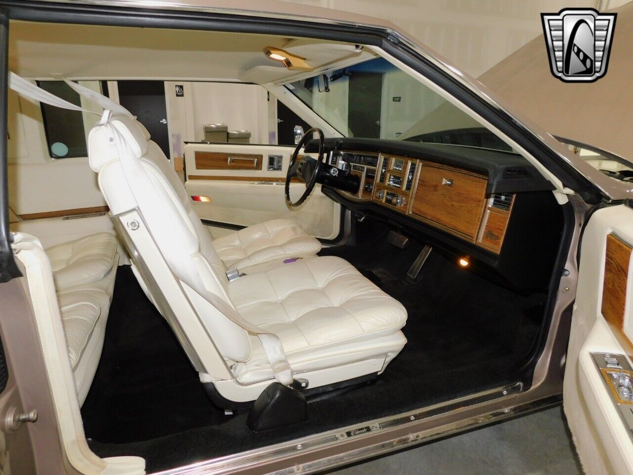 Cadillac-Eldorado-Coupe-1983-Brown-Cream-72985-7