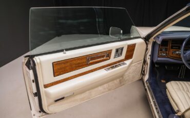 Cadillac-Eldorado-Coupe-1984-White-Blue-46671-24