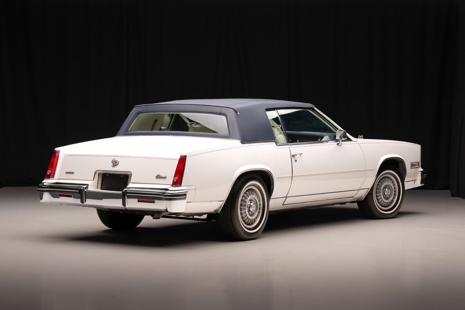 Cadillac-Eldorado-Coupe-1984-White-Blue-46671-4