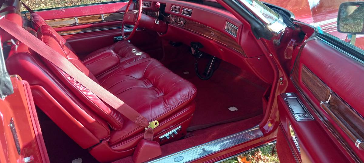 Cadillac-Eldorado-biarritz-1978-red-9656-6