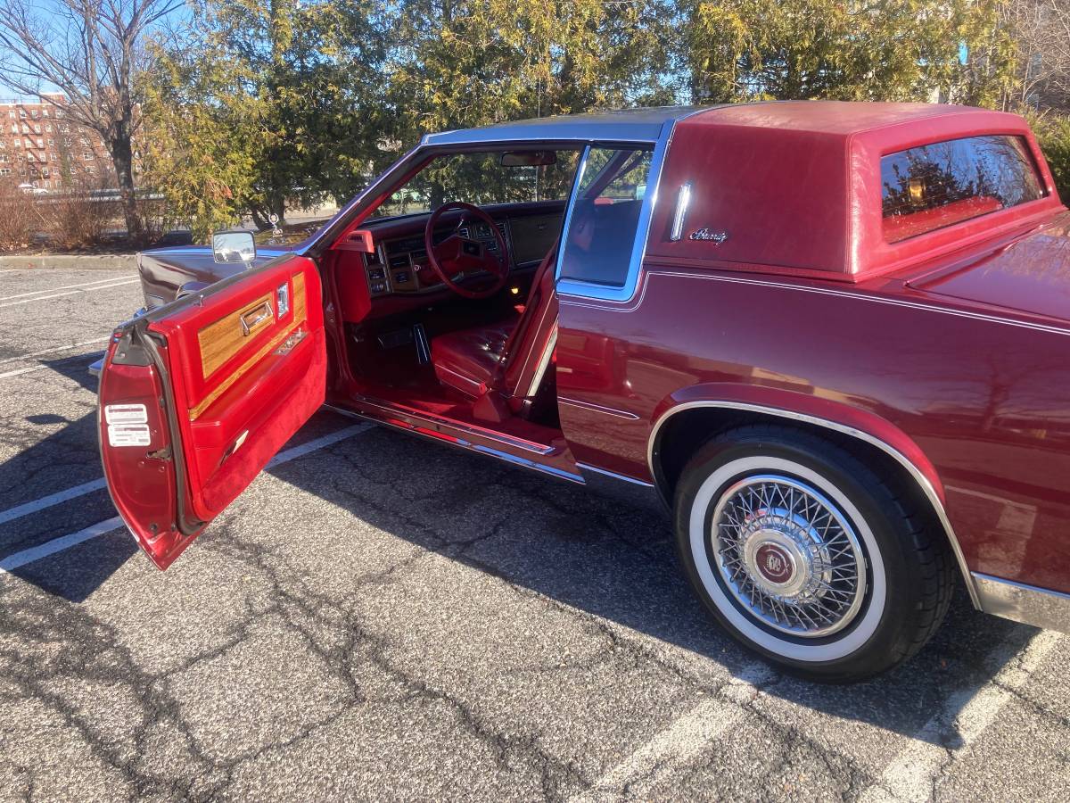 Cadillac-Eldorado-biarritz-1983-40234-6