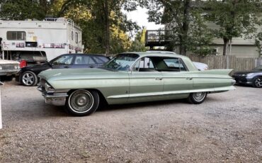 Cadillac-Fleetwood-1961-151278