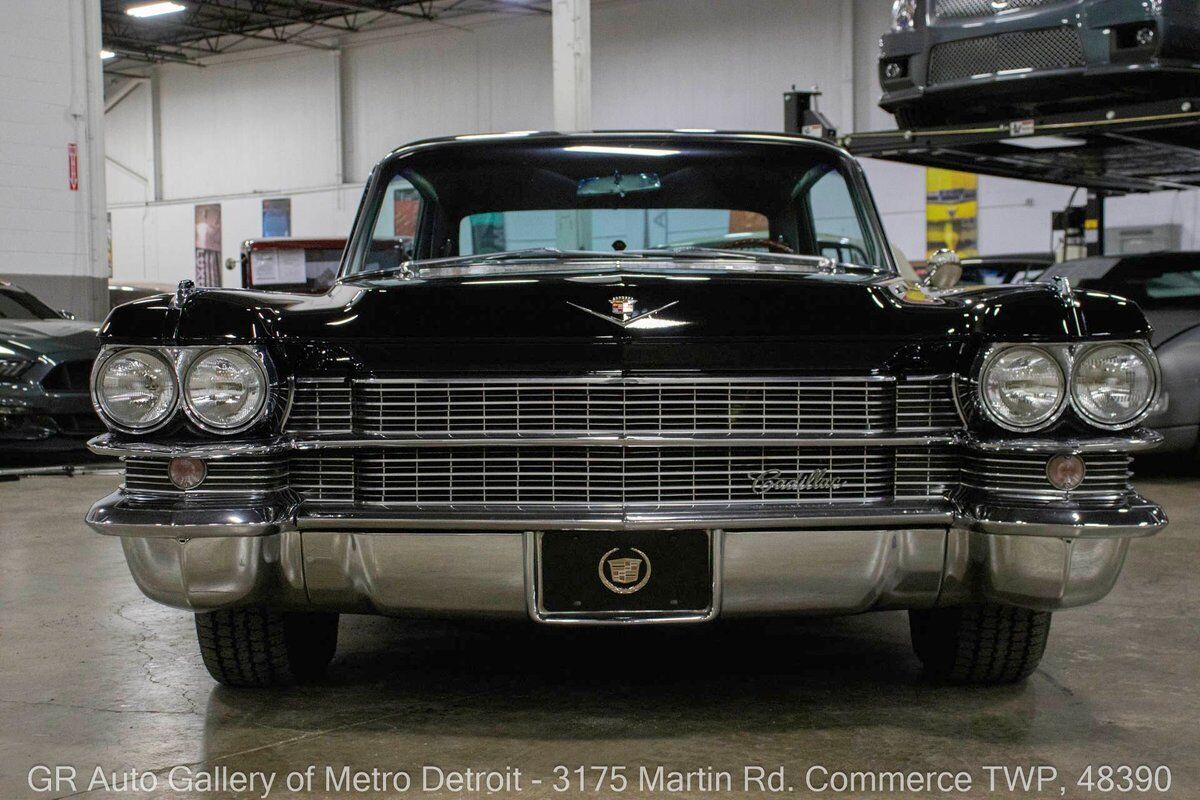 Cadillac-Fleetwood-1963-Black-Red-141577-11