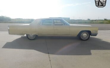 Cadillac-Fleetwood-1966-Sandalwood-Tan-76698-3