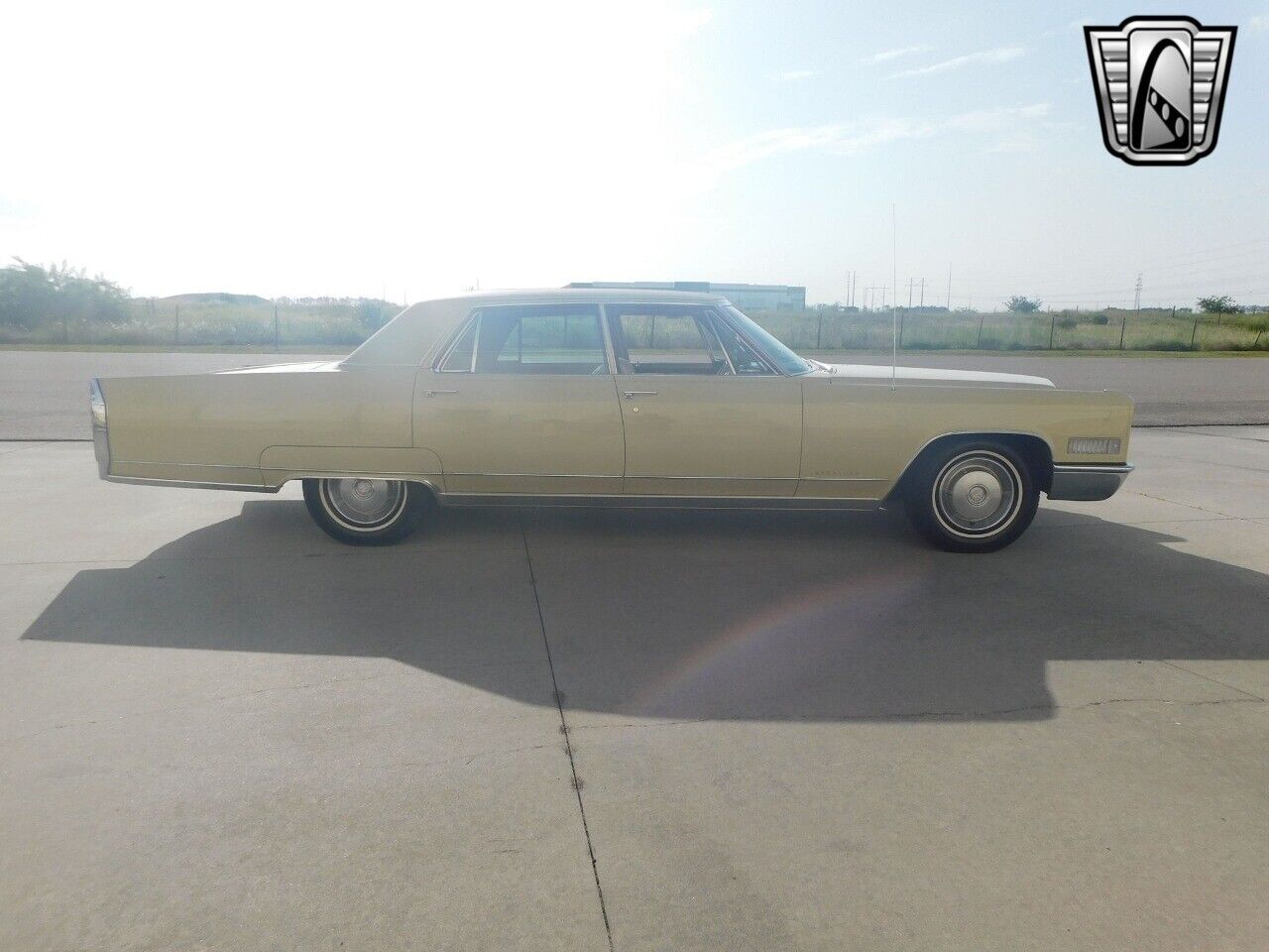 Cadillac-Fleetwood-1966-Sandalwood-Tan-76698-3