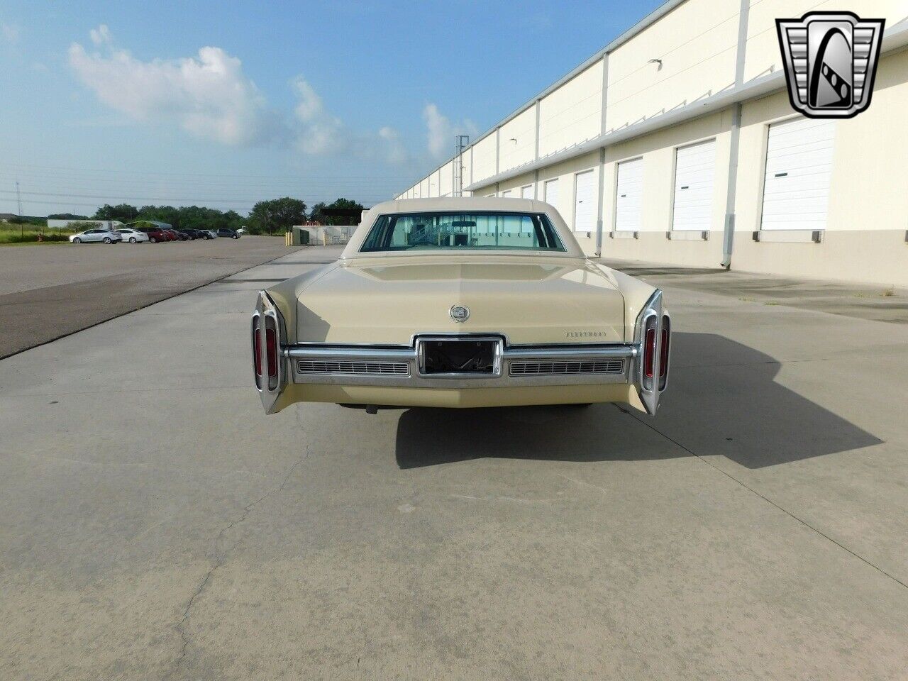 Cadillac-Fleetwood-1966-Sandalwood-Tan-76698-4