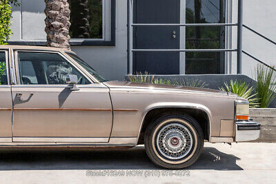 Cadillac-Fleetwood-1986-Gold-Other-Color-0-9