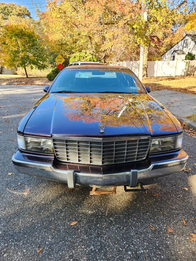 Cadillac-Fleetwood-1994-red-205996-1