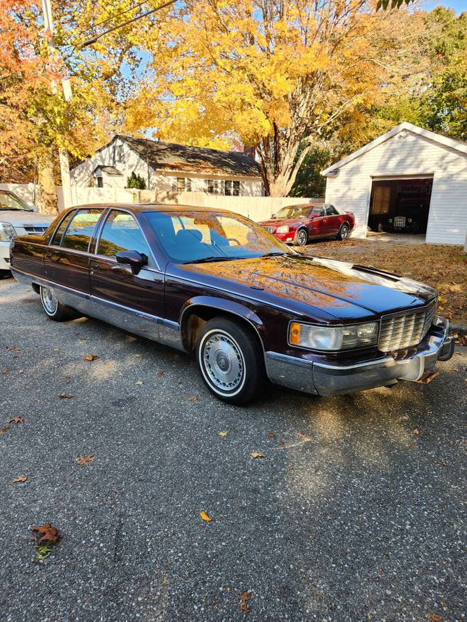 Cadillac-Fleetwood-1994-red-205996-2