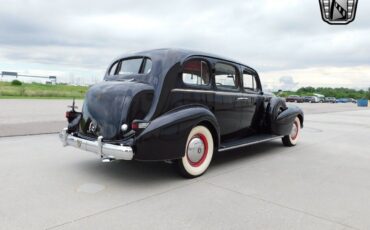 Cadillac-Fleetwood-Berline-1937-Black-Gray-137425-7