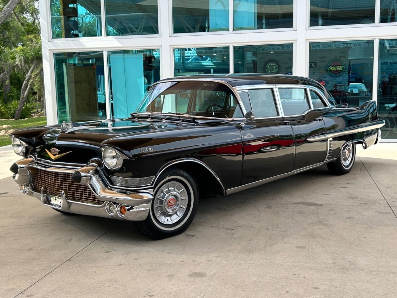 Cadillac-Fleetwood-Berline-1957-Black-Black-125696-11