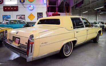 Cadillac-Fleetwood-Berline-1983-Yellow-Other-63514-10