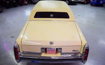 Cadillac-Fleetwood-Berline-1983-Yellow-Other-63514-14