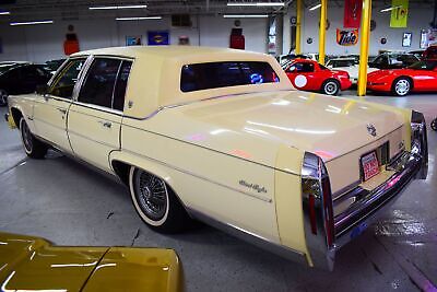 Cadillac-Fleetwood-Berline-1983-Yellow-Other-63514-15