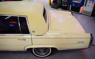 Cadillac-Fleetwood-Berline-1983-Yellow-Other-63514-18