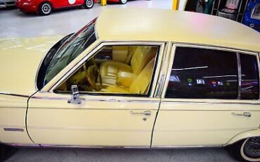 Cadillac-Fleetwood-Berline-1983-Yellow-Other-63514-19