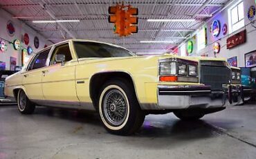 Cadillac-Fleetwood-Berline-1983-Yellow-Other-63514-2