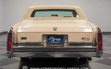 Cadillac-Fleetwood-Berline-1986-Beige-Beige-1181-10