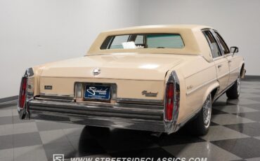 Cadillac-Fleetwood-Berline-1986-Beige-Beige-1181-11