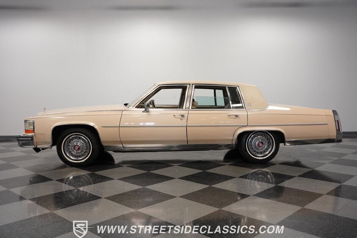 Cadillac-Fleetwood-Berline-1986-Beige-Beige-1181-2