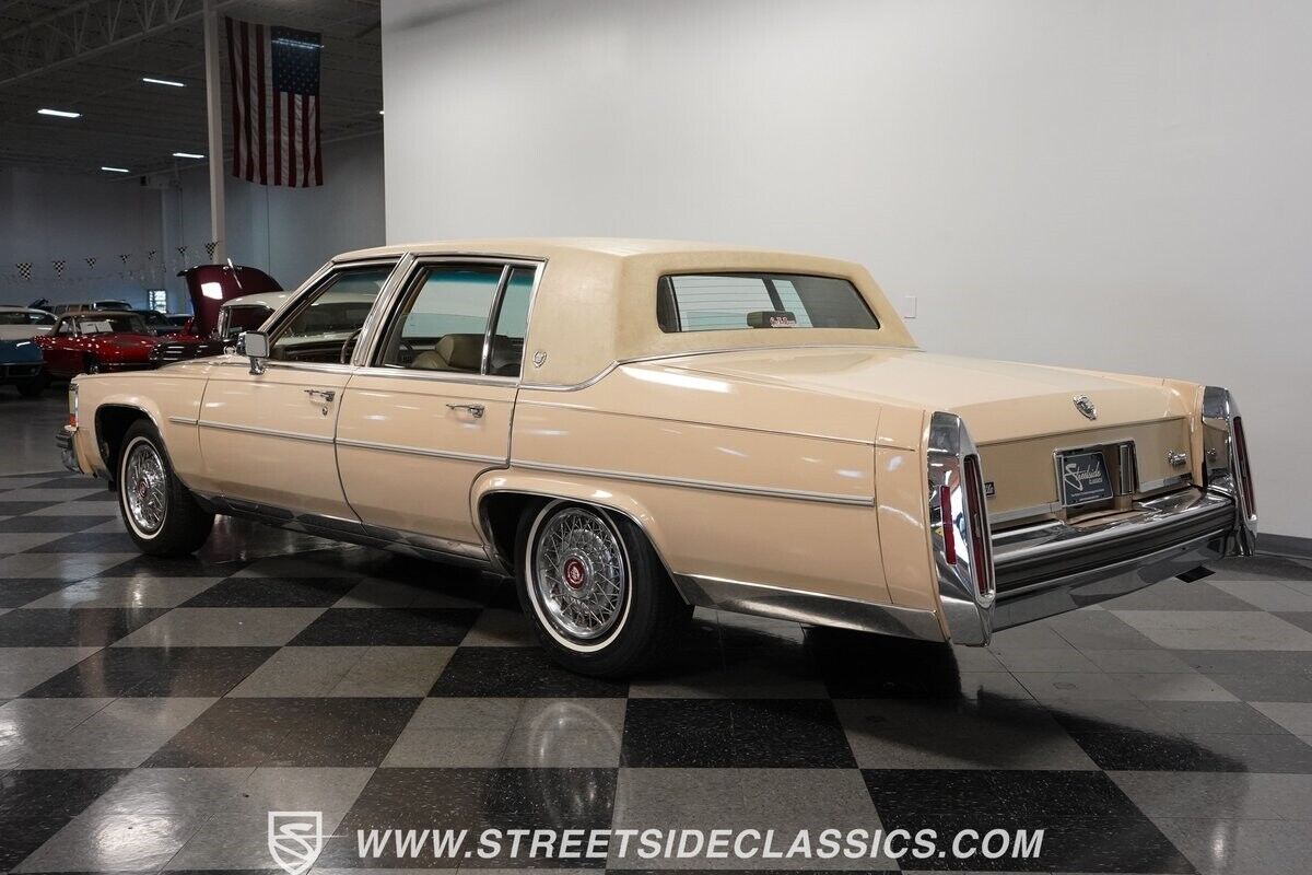 Cadillac-Fleetwood-Berline-1986-Beige-Beige-1181-9