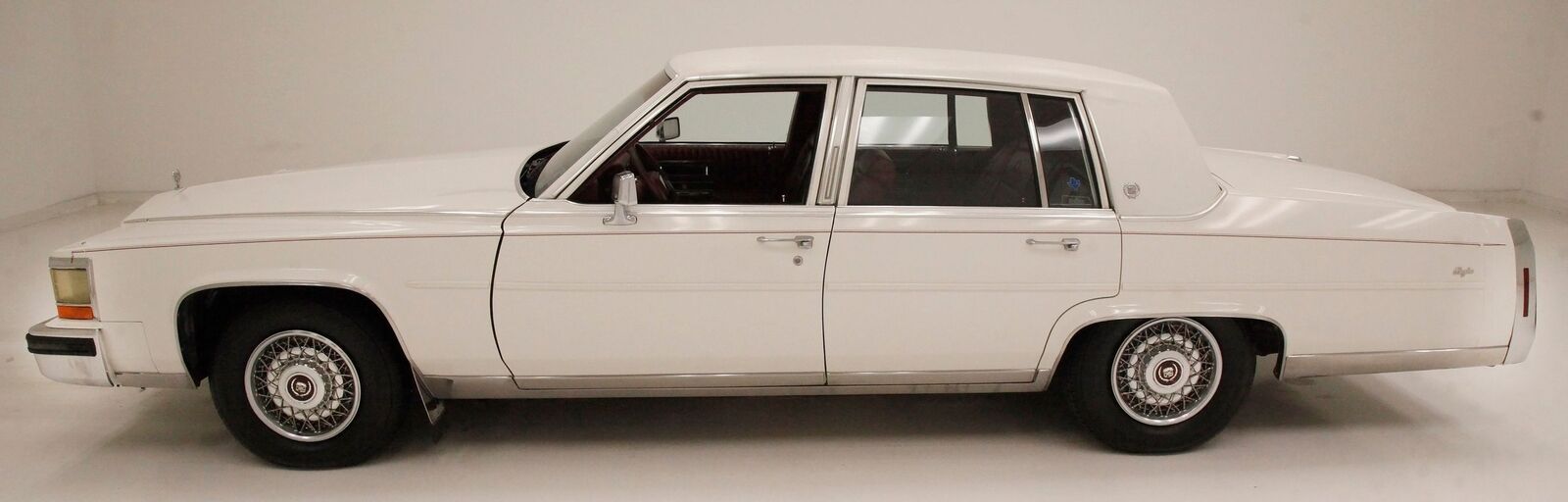 Cadillac-Fleetwood-Berline-1989-White-Red-141497-1