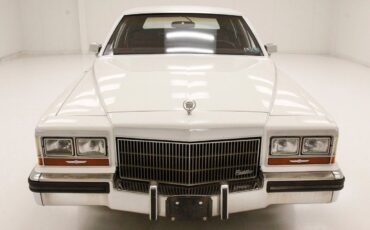 Cadillac-Fleetwood-Berline-1989-White-Red-141497-6