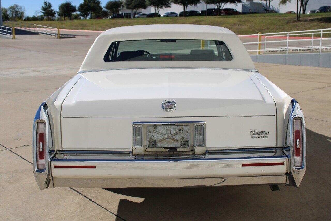 Cadillac-Fleetwood-Berline-1992-White-Blue-171686-3