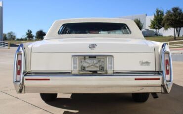 Cadillac-Fleetwood-Berline-1992-White-Blue-171686-4