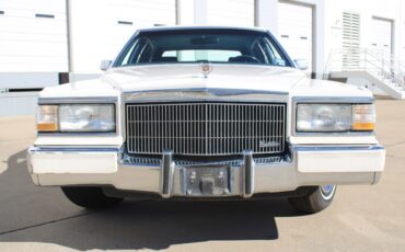 Cadillac-Fleetwood-Berline-1992-White-Blue-171686-7