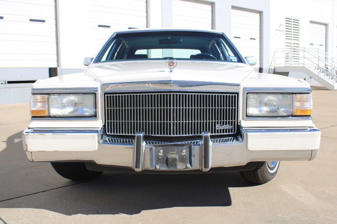 Cadillac-Fleetwood-Berline-1992-White-Blue-171686-7