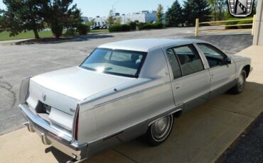 Cadillac-Fleetwood-Berline-1993-Silver-Gray-132481-3