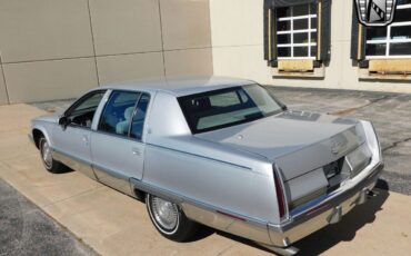 Cadillac-Fleetwood-Berline-1993-Silver-Gray-132481-4