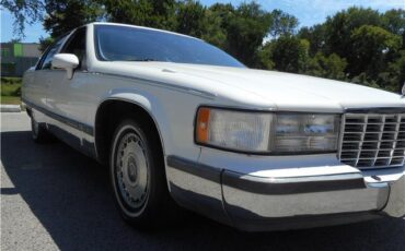 Cadillac-Fleetwood-Berline-1993-White-Blue-127911-11