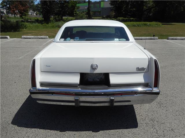 Cadillac-Fleetwood-Berline-1993-White-Blue-127911-4