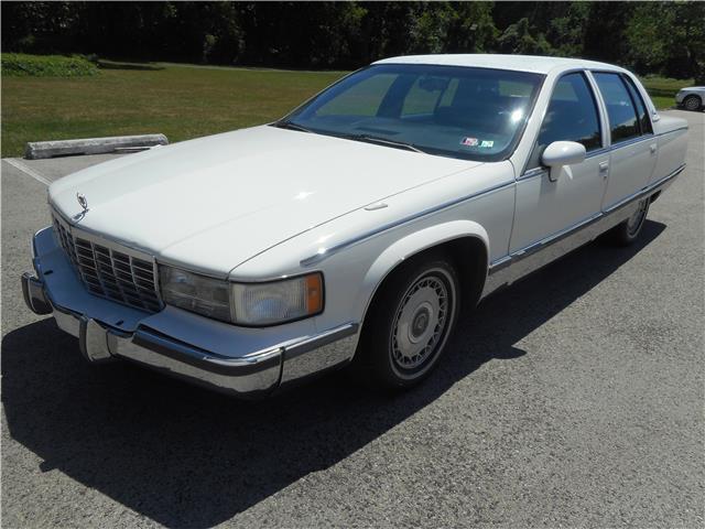 Cadillac-Fleetwood-Berline-1993-White-Blue-127911-8